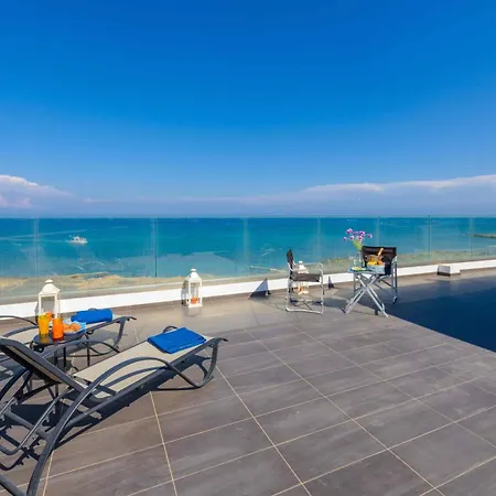 Luxury By The Sea With Heated Pool Villa