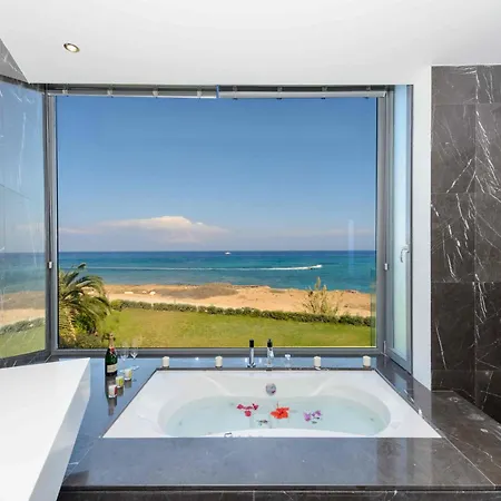 Вилла Luxury By The Sea With Heated Pool