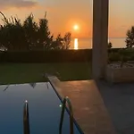 Luxury By The Sea With Heated Pool