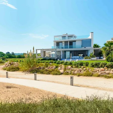 Vilă Luxury By The Sea With Heated Pool *