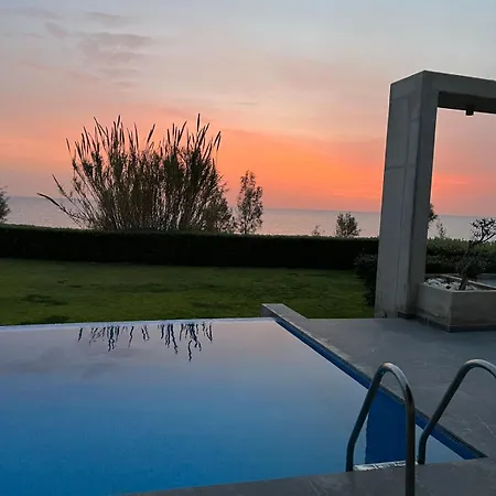 Luxury By The Sea With Heated Pool Vilă Protaras