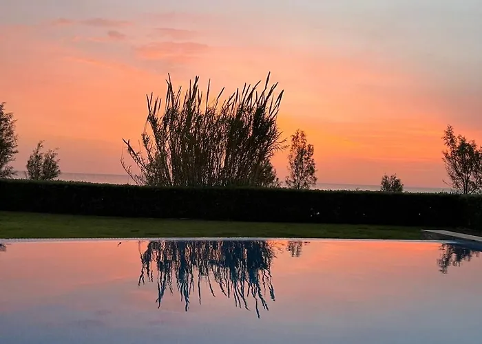 Vila Luxury By The Sea With Heated Pool Protaras