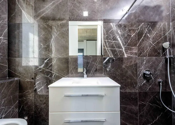 Vila Luxury By The Sea With Heated Pool