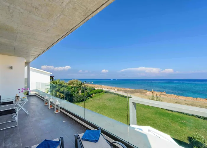 Luxury By The Sea With Heated Pool Vila *