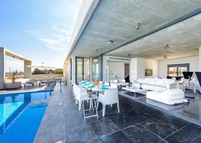 Luxury By The Sea With Heated Pool Villa